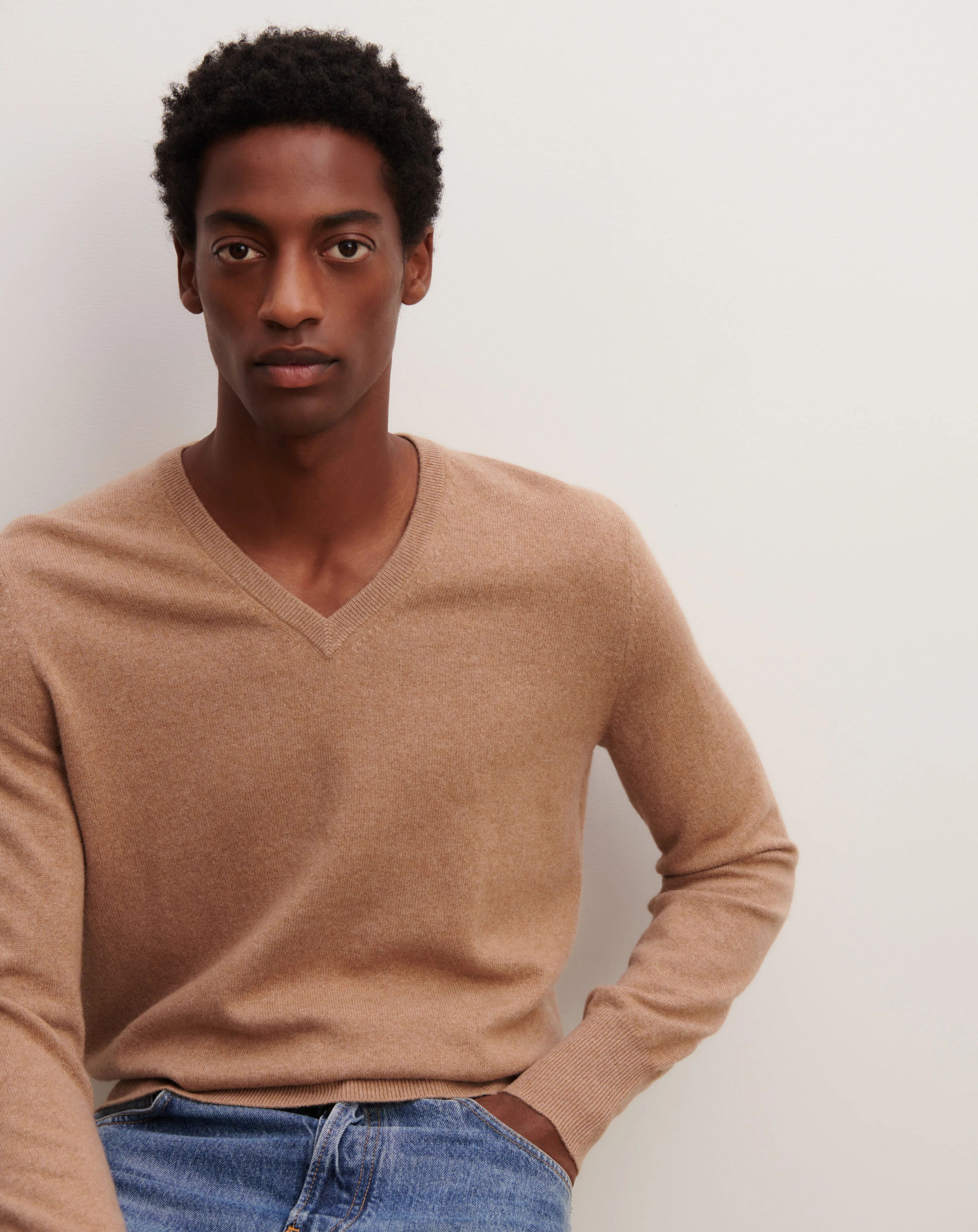 Pull col V classique - Image 2