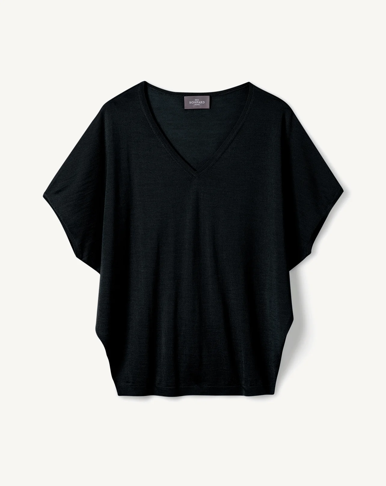 Pull V chauve-souris - Image 4